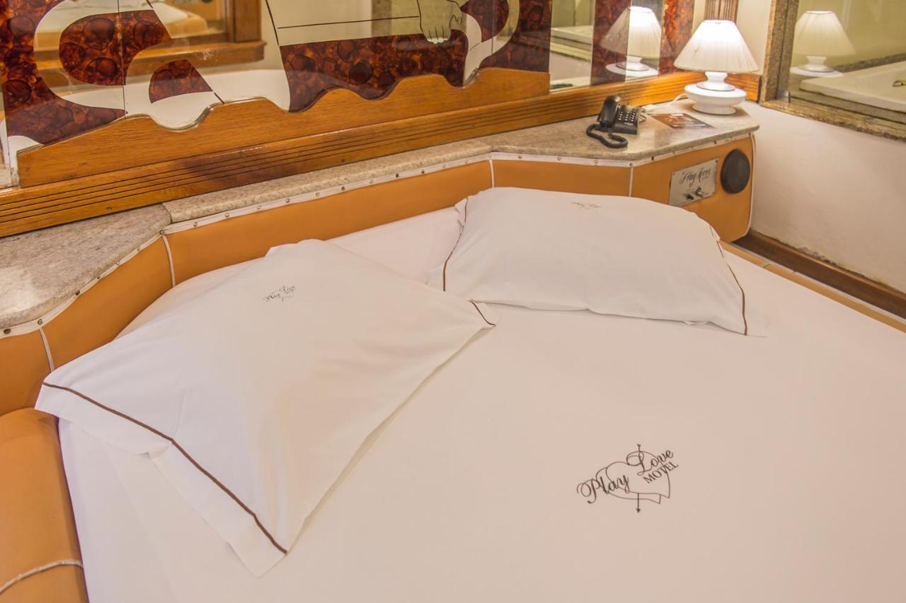 Motel Play Love เปโตรโปลิส ภายนอก รูปภาพ